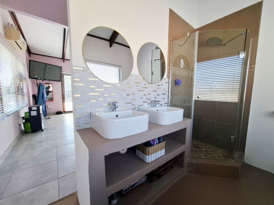 4 Bedroom Property for Sale in Roodewal Free State